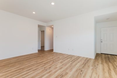 004 Living Room ET51173
