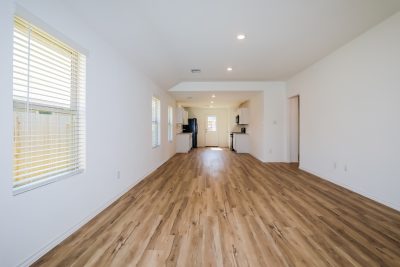 002 Living Room ET51174