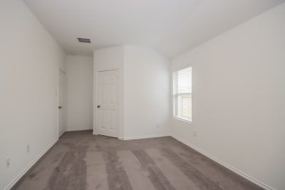 008 Main Bedroom ET51303