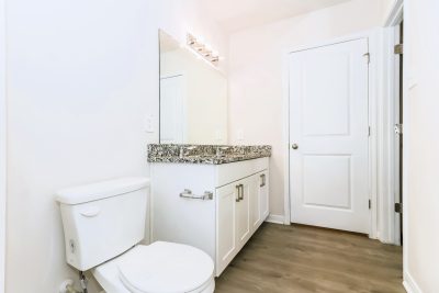 010 015 photo main bathroom 15150458