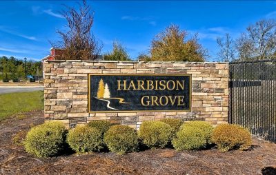 AA 000 Harbison Grove Community Entrance
