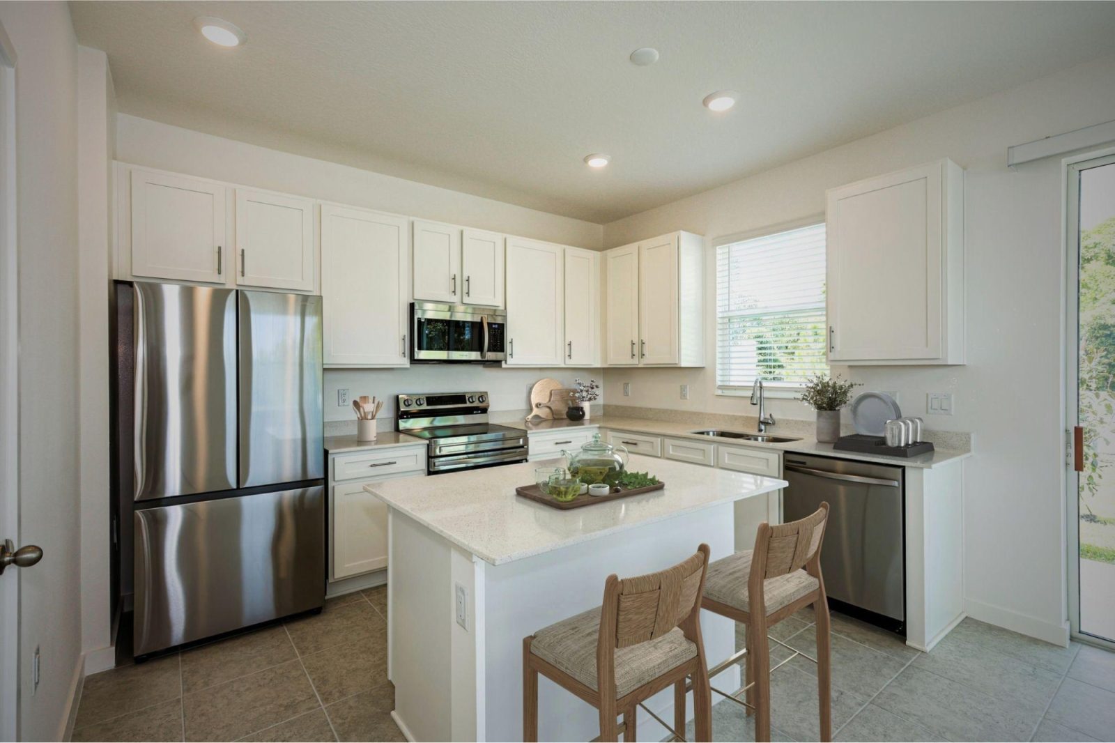 010 photo vs kitchen 14709630 1