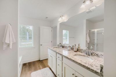 2016 Woodbine Way Web Quality 035 19 Primary Bathroom VS